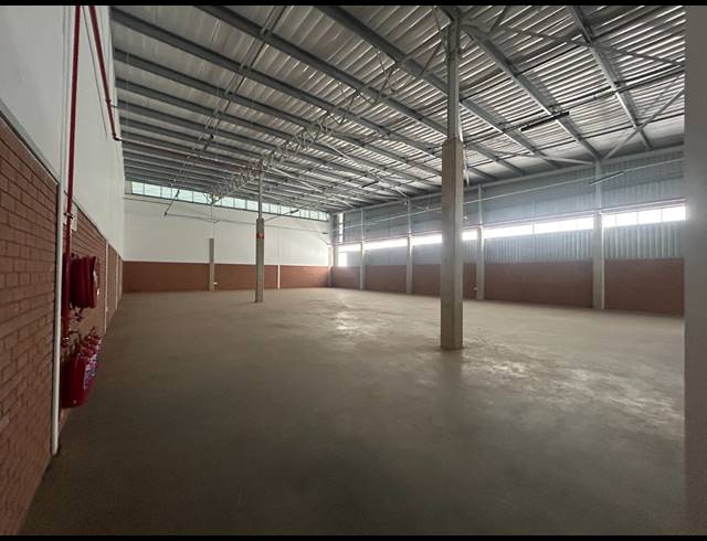 675M² WAREHOUSE TO LET IN CLAYVILLE